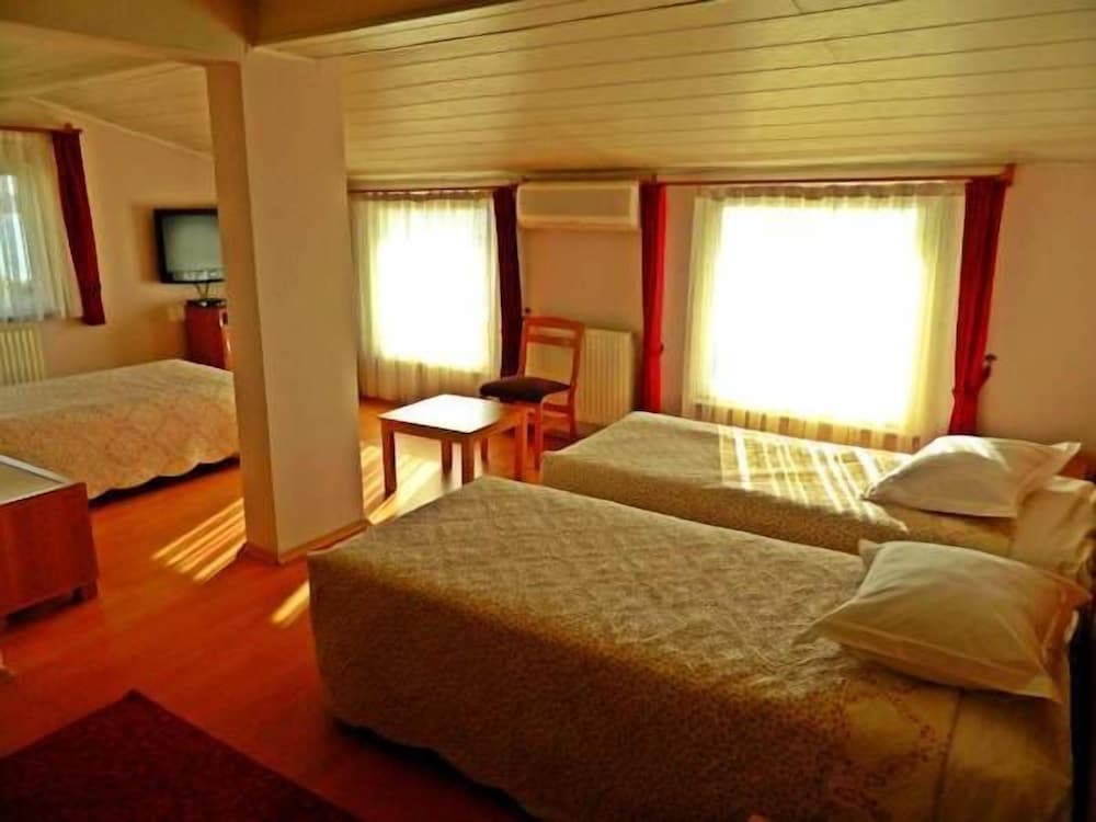 Azim Otel - Property Image 12