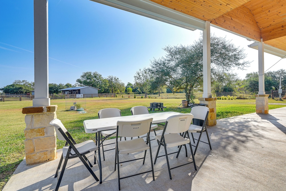 Farm Animals On-site: Needville Ranch Getaway!