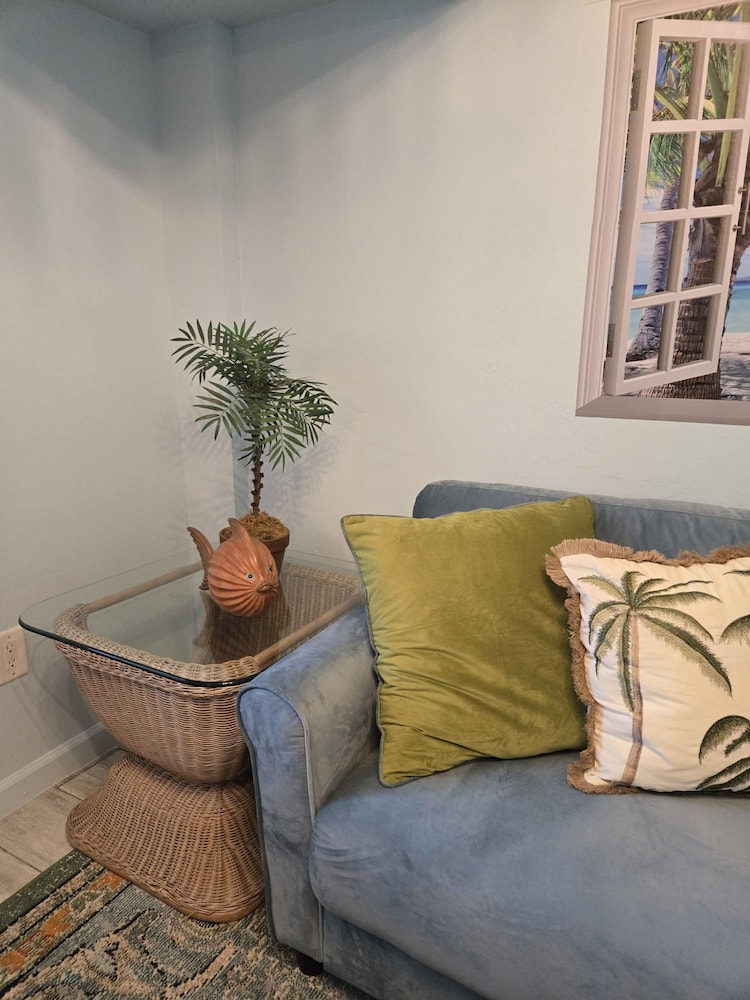 4 Bedroom Studio Luxury Suite