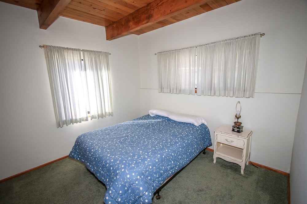 Fenced Somen Cabin within walking distance to the Slopes by RedAwning