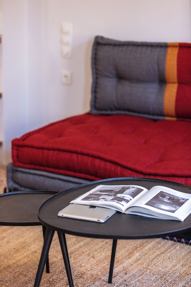 stylish apt up to 4 in Rethymno
