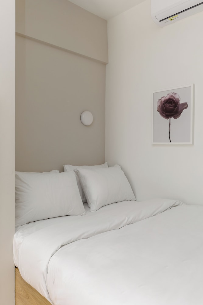 Amber Studios & Suites by halu