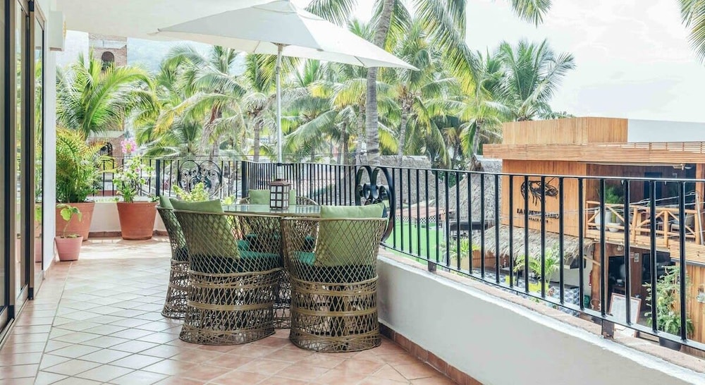 Ocean View 2Br Condo-balcony-beach-pool - 214