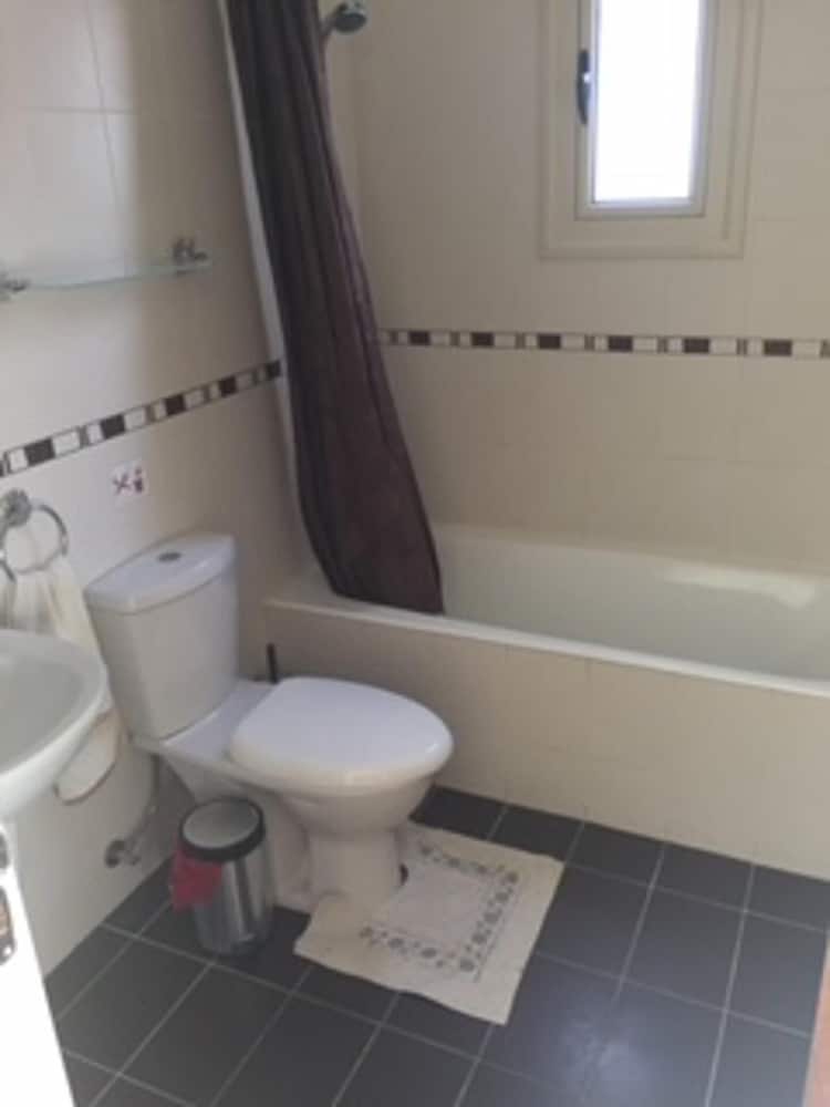 Stunning 3-bed Villa in Peyia