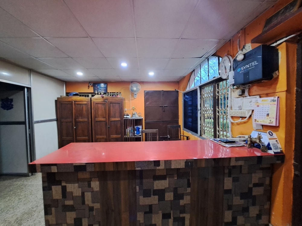 Lobby & Reception