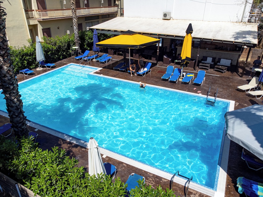 HOTEL ENA