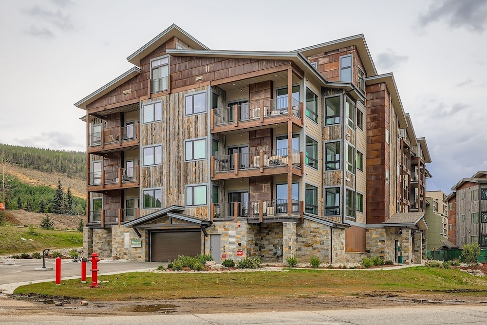 305 Brightwood At Keystone 2 Bedroom Condo