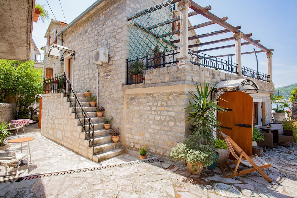 Apartments Villa Serventi