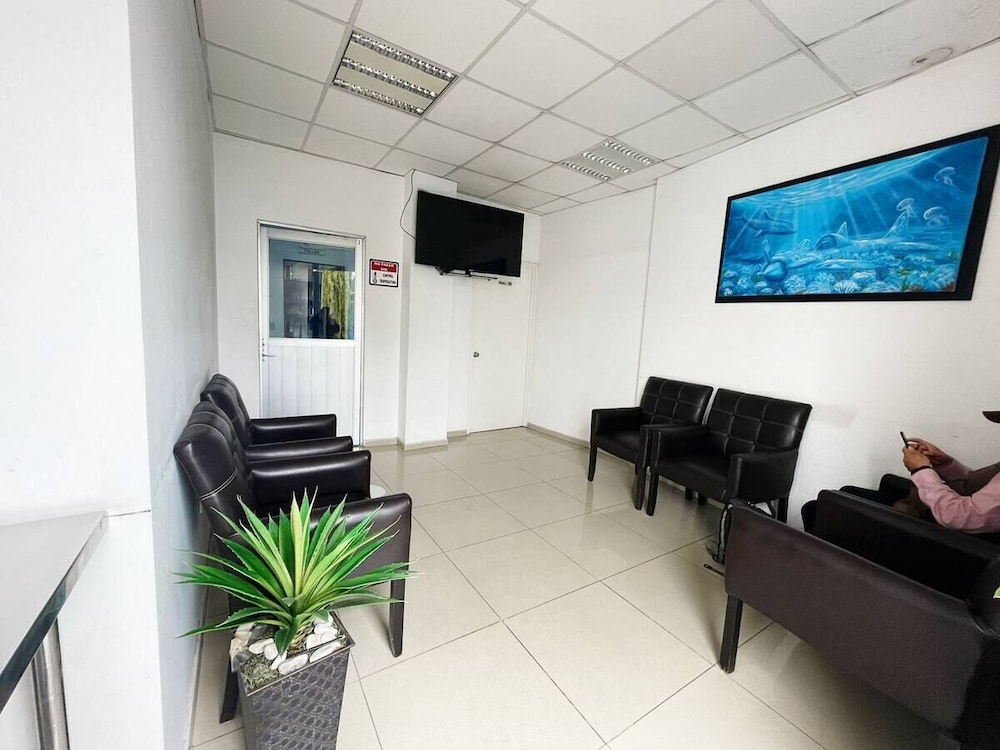 Hotel Tiny Rooms - Image 1