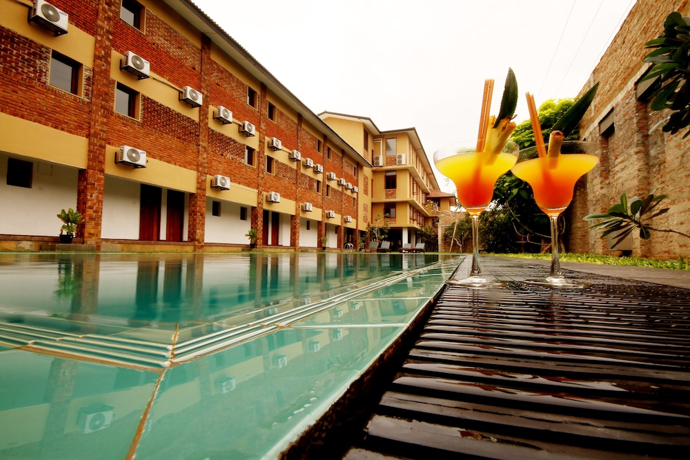 The Long Beach Resort