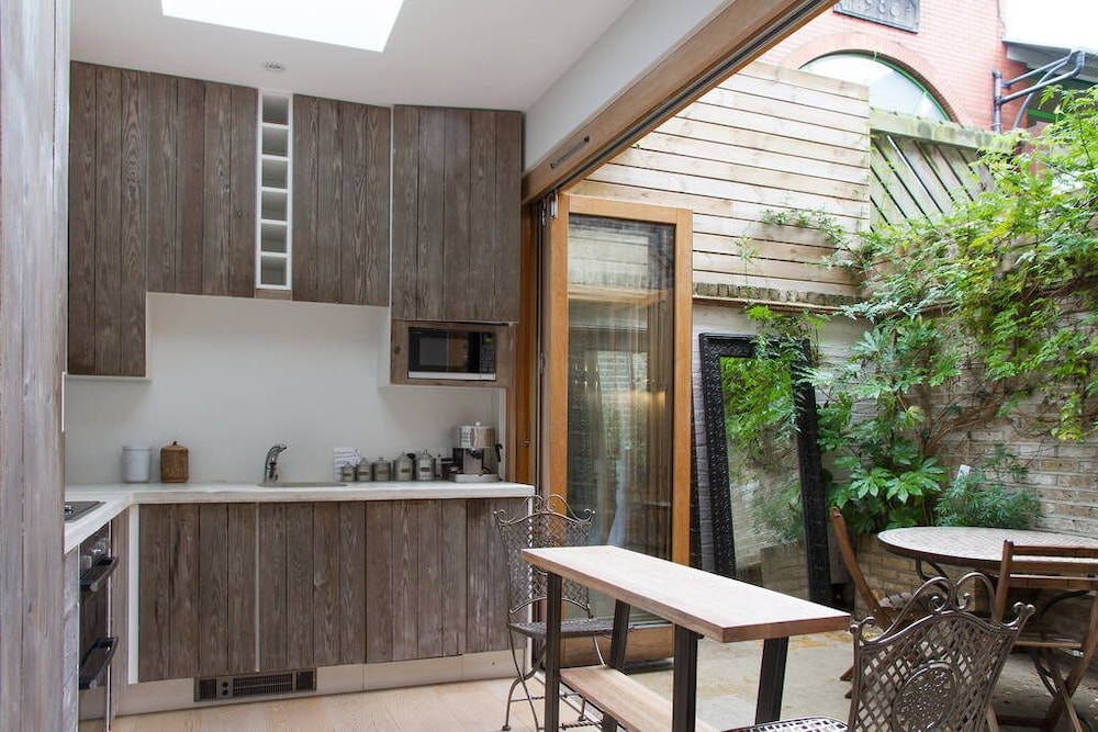 outdoor bbq area