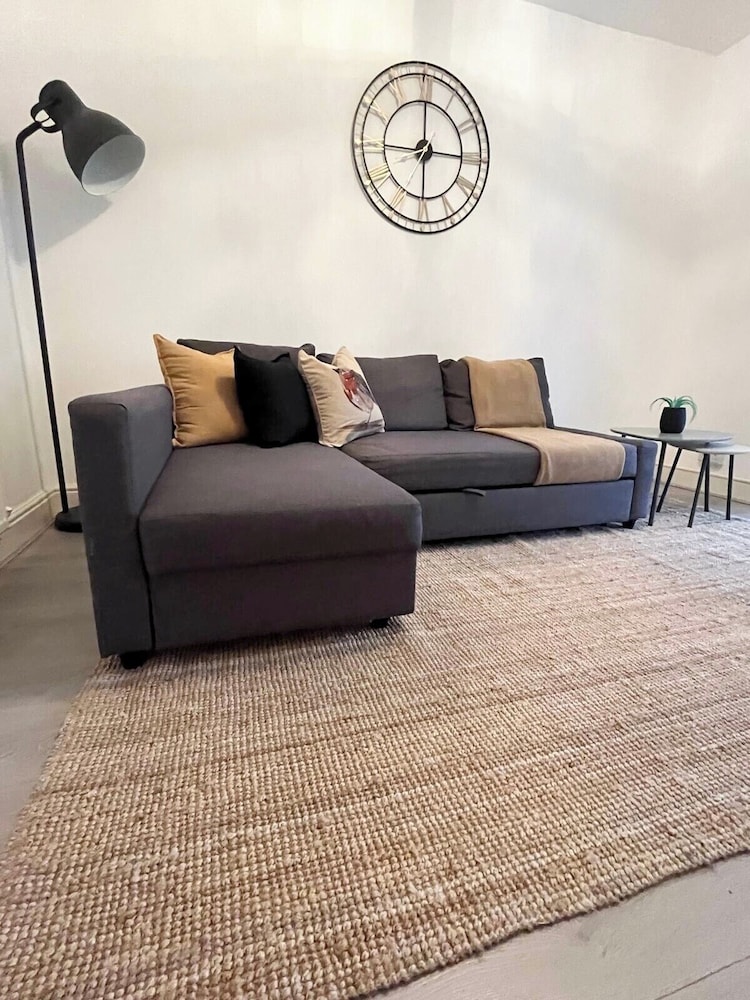 Cosy 1 Bed Garden Retreat In The Heart Of London