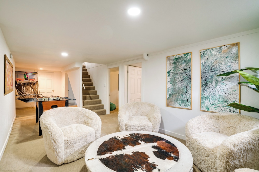 Game Room & Fire Pit: Family-friendly Loveland Gem