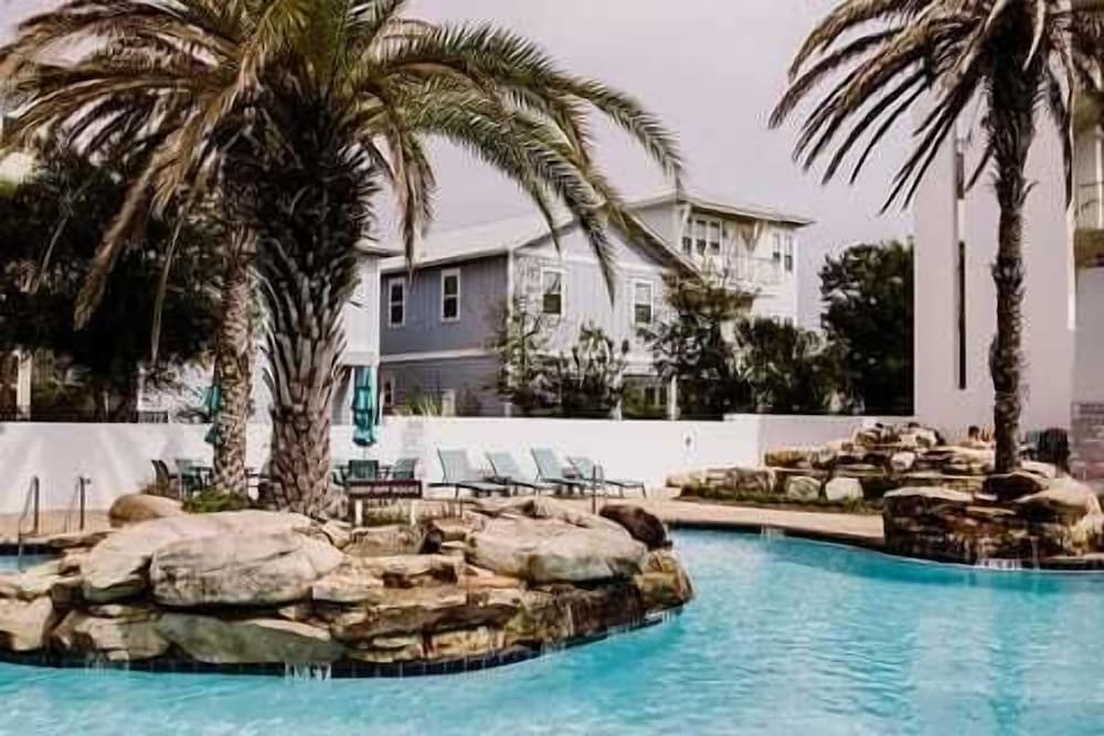 Somewhere on the Beach by Avantstay Golf Cart + Bikes, Pool Access, Beach