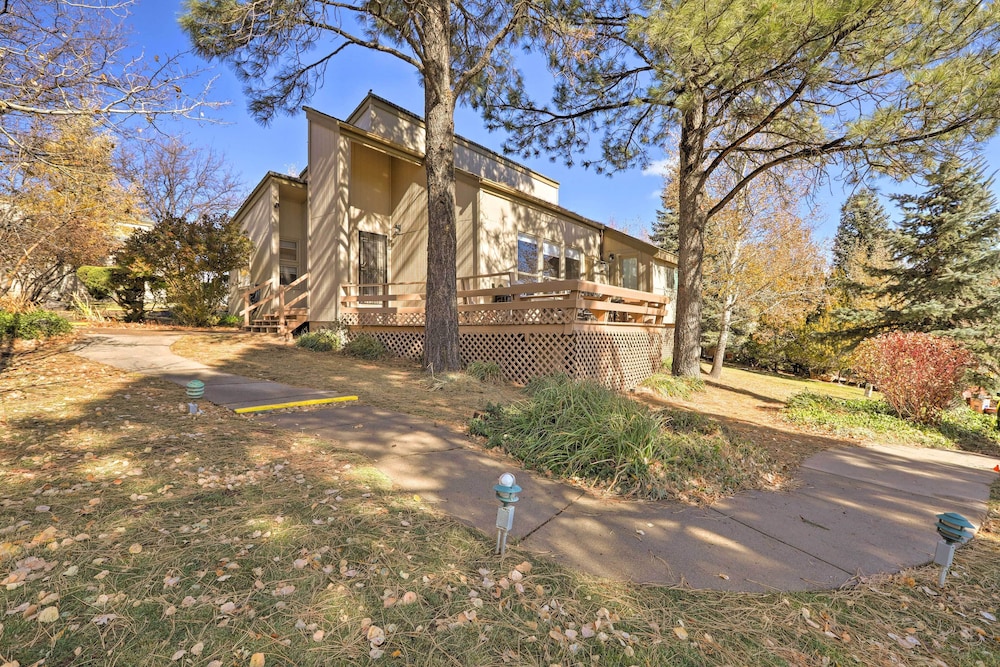 Flagstaff Townhome w/ View, Country Club Amenities view 5