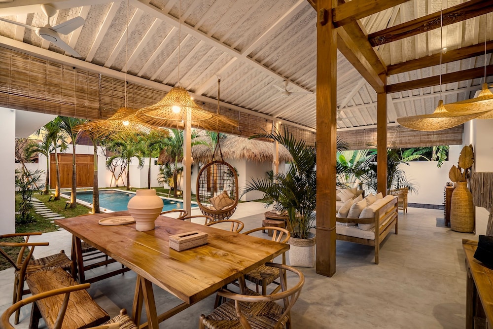 Villa Cyma by Alfred in Bali - New Peaceful 5 BR Villa in the Heart of Seminyak