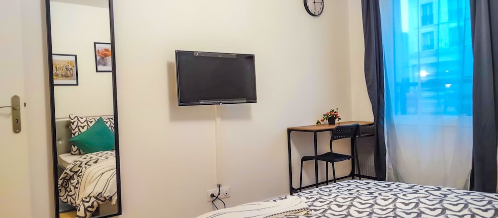Apartment Near University and Airport Paris-orly by Servallgroup view 4
