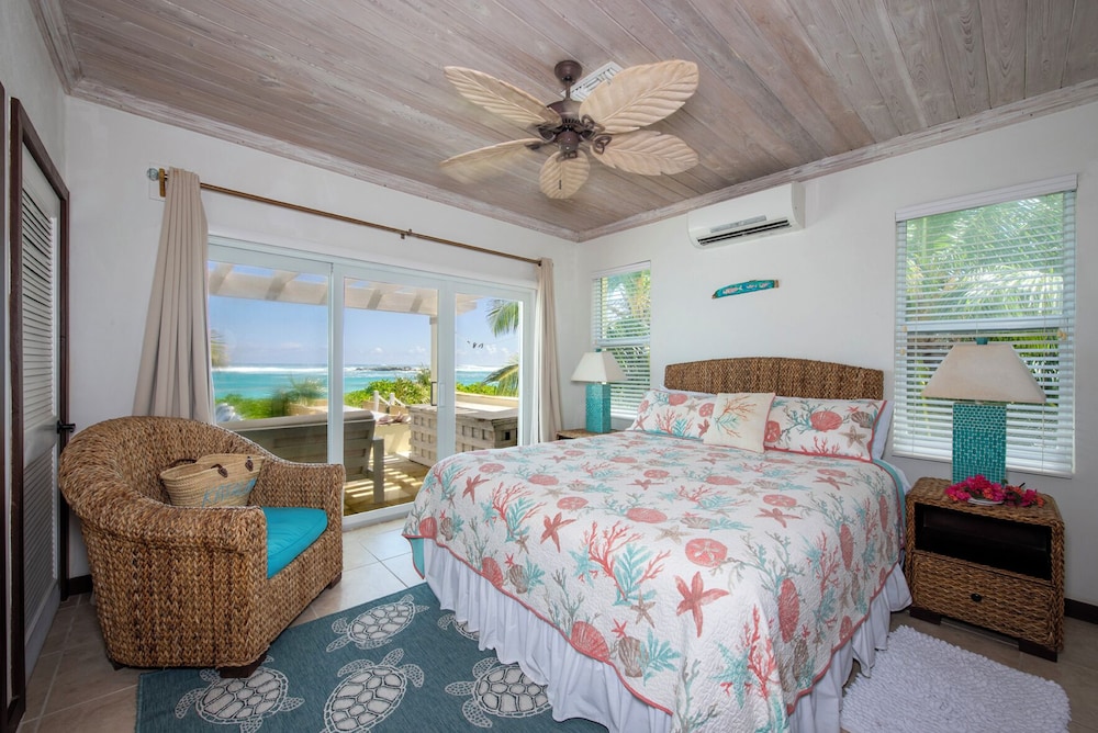 Caribbean Dream: Luxurious Villa With Private Beach Access