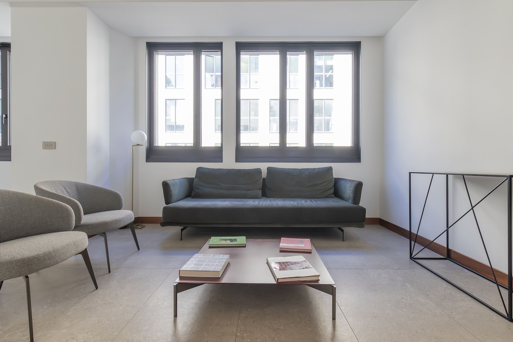 Central Tower S Babila - Elegant 2bdr With Rooftop Terrace