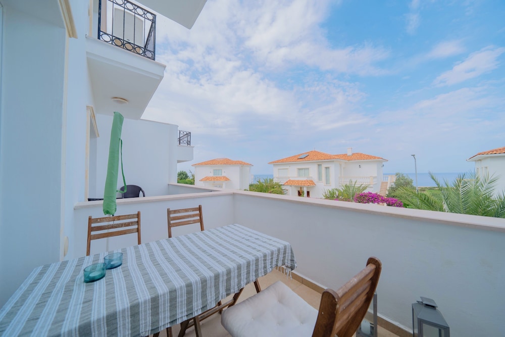 Modern Studio Apartment With Lovely sea View