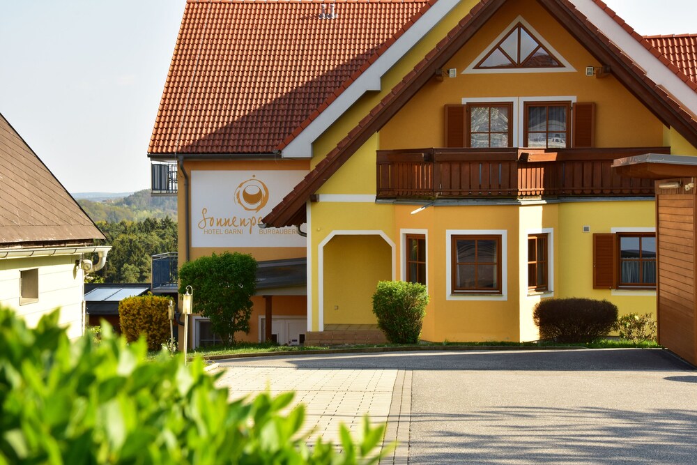 Golf & Therme Sonnenpension Hotel Garni