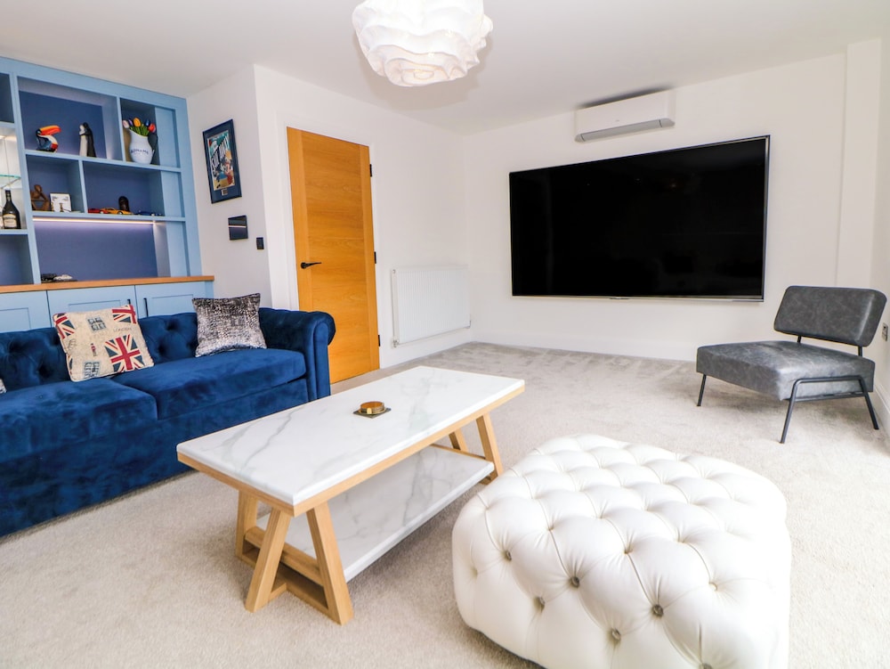 4 Rockcliffe Grange