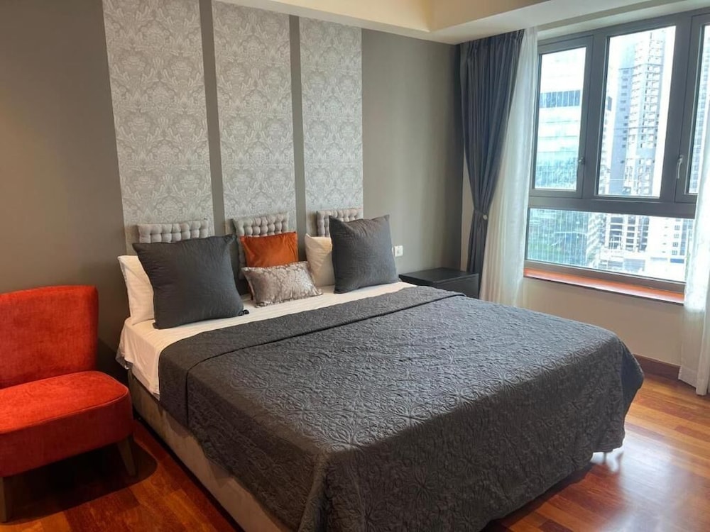 Cinnamon Life Residencies 18th Floor Apt