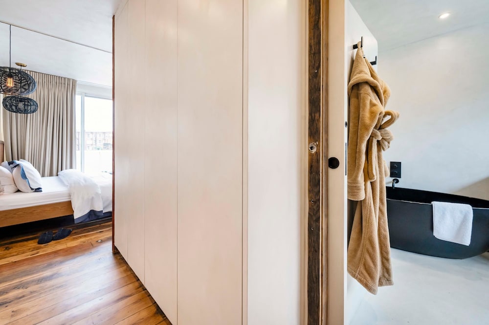 Long Term Stay- Notting Hill by Out of Office Lifestyle