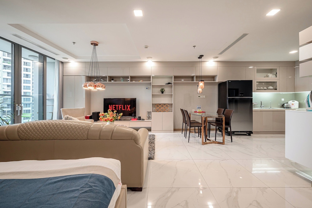 Somi Luxstay Landmark 81