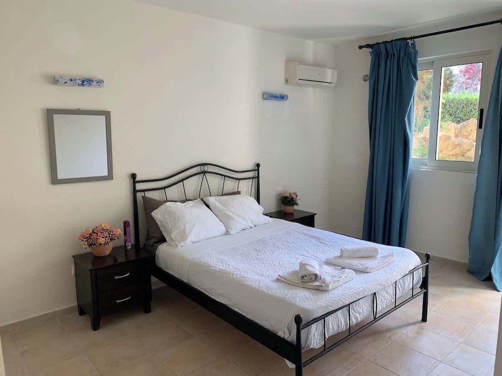 Cassiopeia 5 BR Villa on beach with pool