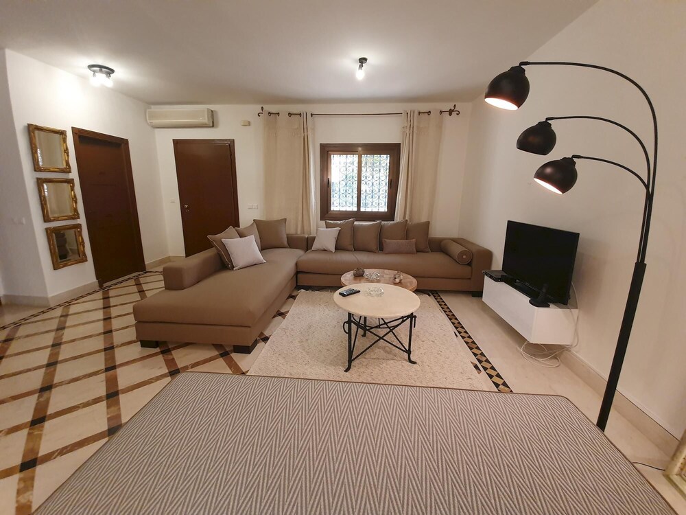 Golden Tulip APT Spacieux Avec Deux Terrasses view 4