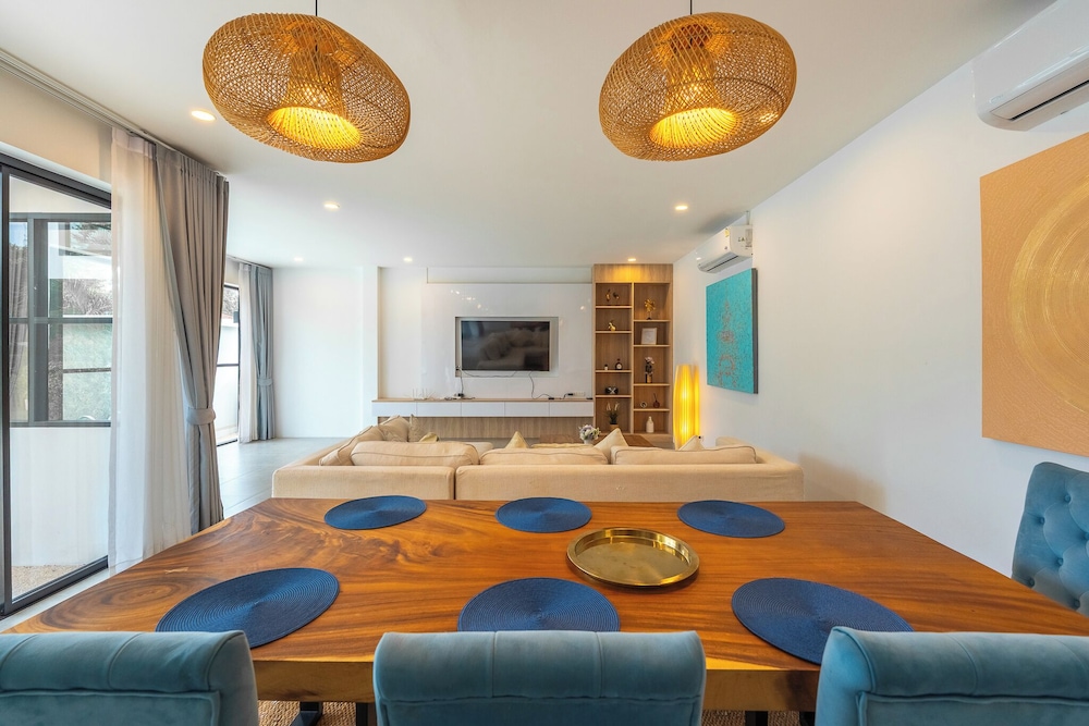 One of Phukets Best Villas V212