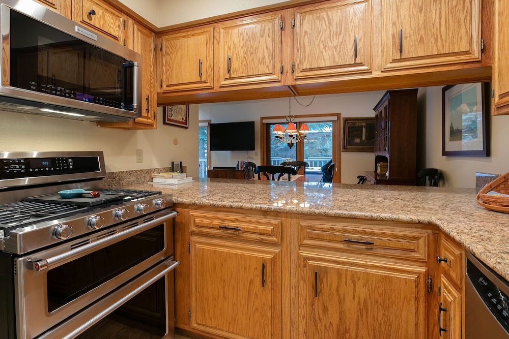 I1 Gore Creek Meadows 4 Bedroom Townhouse