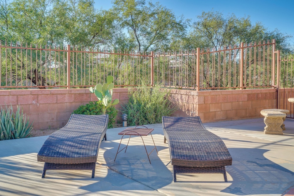 55-plus Desert Oasis in Benson w/ Mountain Views