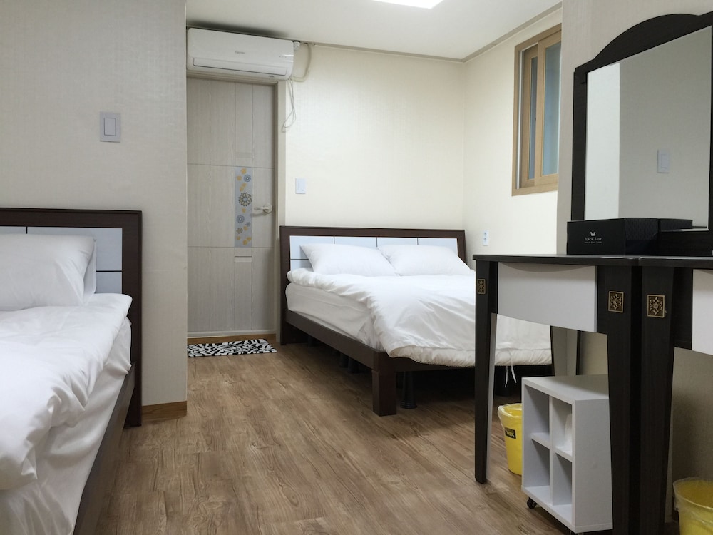 Hamory Guesthouse