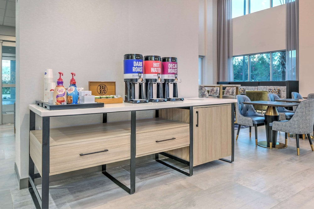 Hampton Inn Suites Shenandoah The Woodlands, Tx - Property Image 9