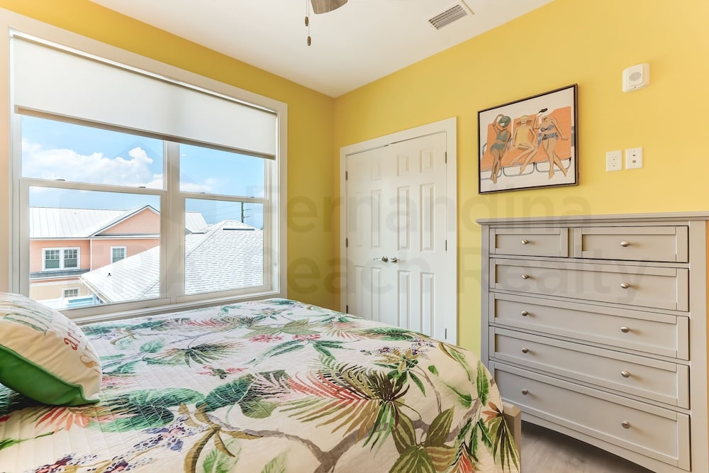 391 A&b 4 Bedroom Townhouse by RedAwning view 4