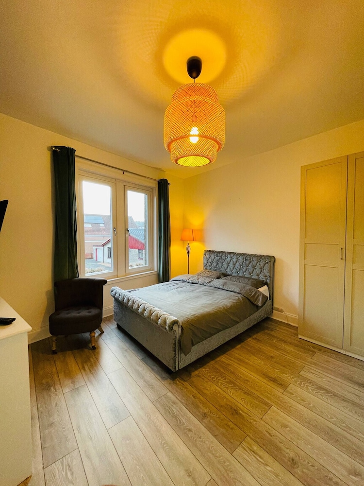 1 Bedroom Pet Friendly Apt Wd Free Wifi, Parking, Netflix & Pool Table. Sleeps 3