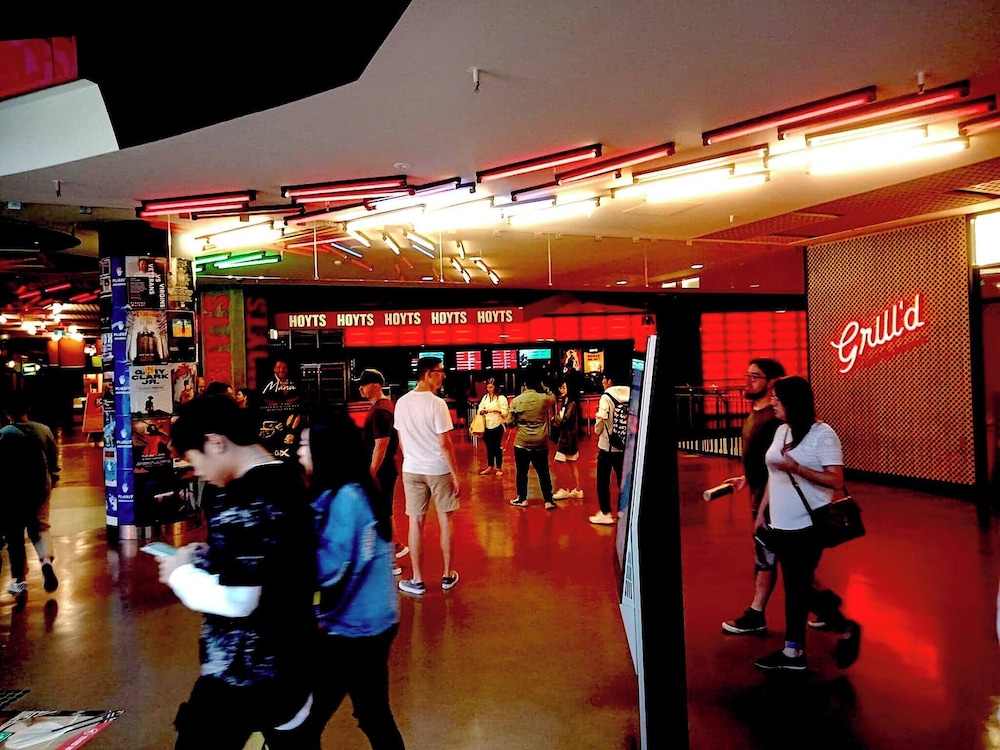 Unwind in Style at Melbourne's Historic Art Deco Apartment With Pool Gym Carpark