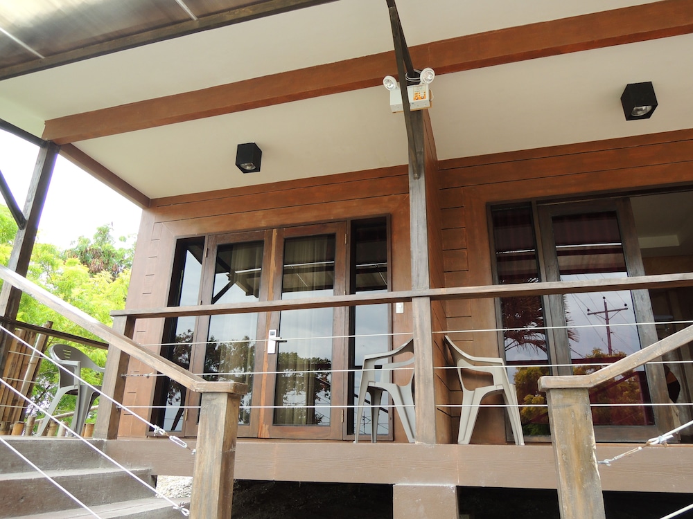 24/7 Lantawan Resort