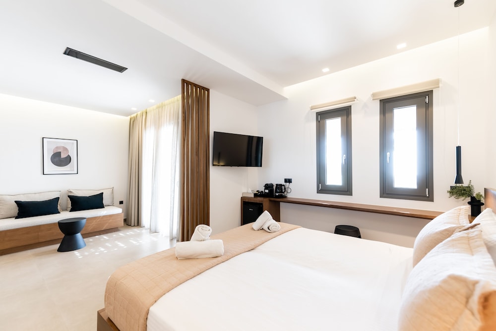 Evi Suites & Villas