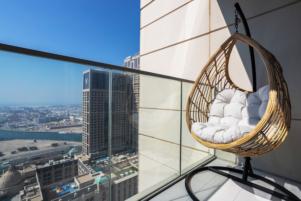 SIMPLY COMFORT Luxury 2Br Apt with Stunning Views Amna Tower