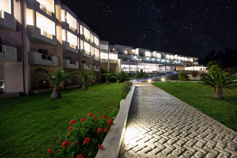 Sovereign Beach Hotel - All Inclusive