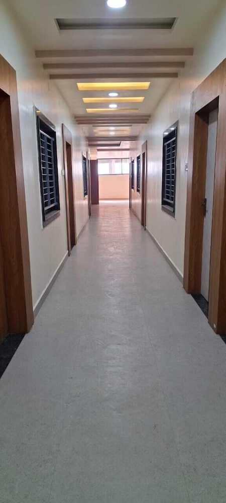 Hotel Keshav
