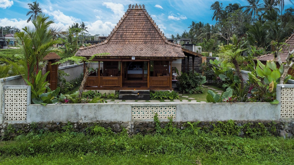 Embun Pagi Wooden Private Villas Ubud