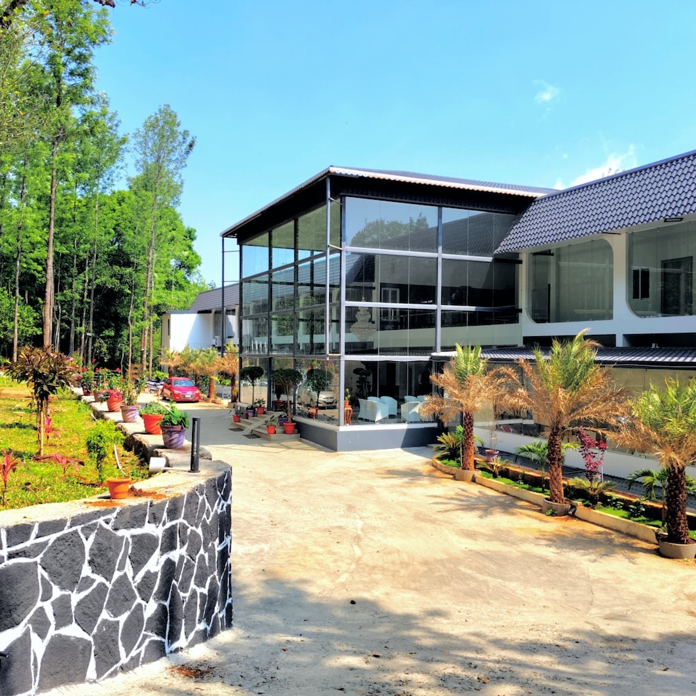 kolaahalam Mainland Resorts and Spa
