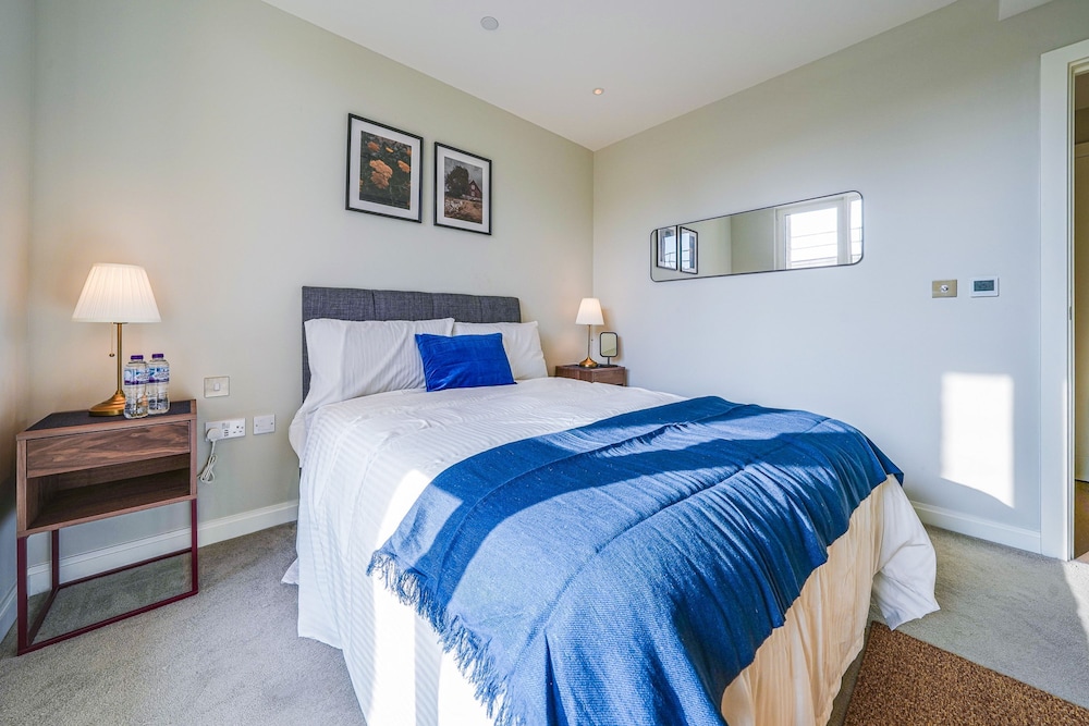 Central London Stay in Vauxhall With Balcony