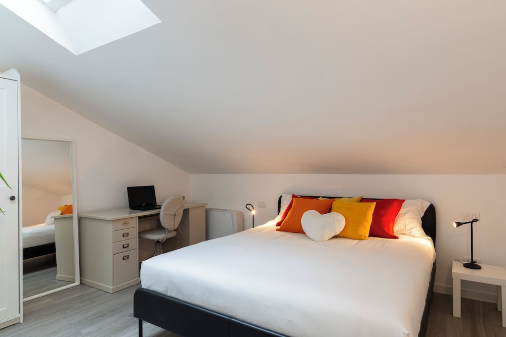 notaMi - Bright Attic M4 - 2 Bedrooms