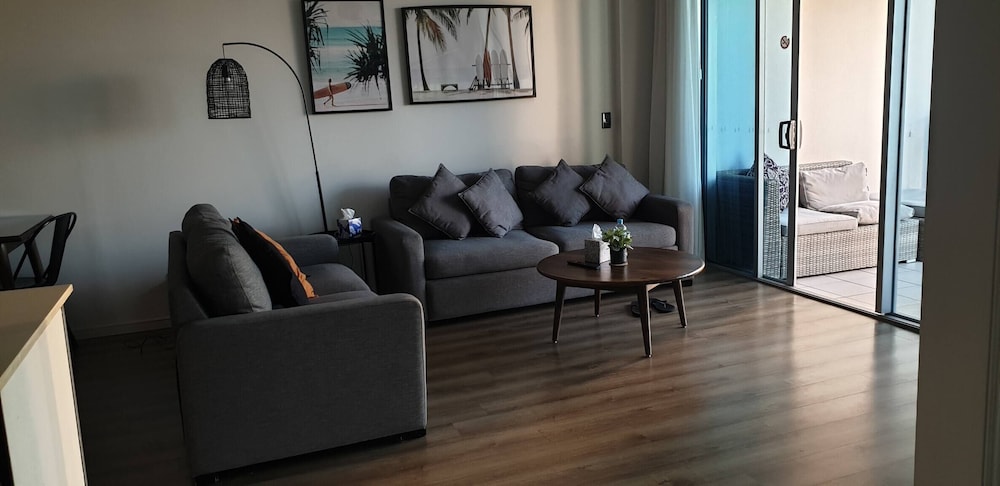 Chevron With 3beds and own Carpark Within Tower3
