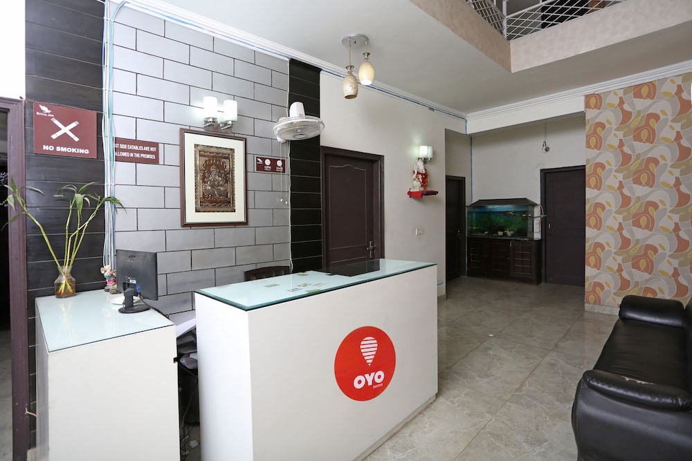 Lobby & Reception